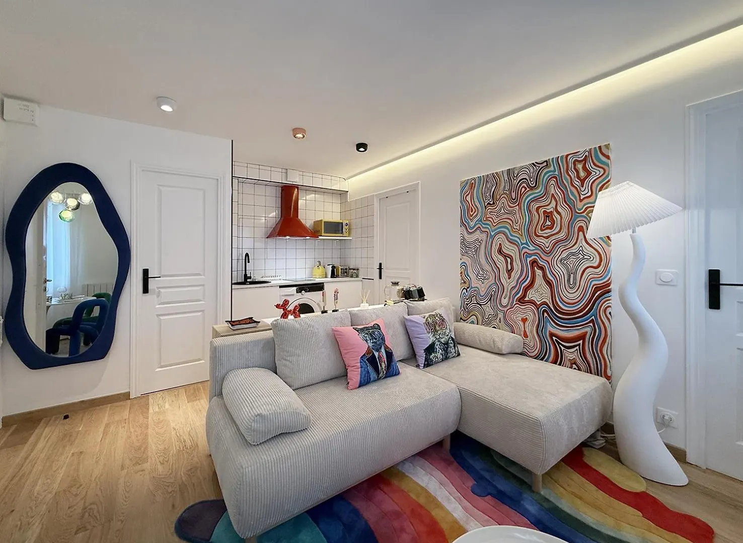 Pop Art & Vibrant Parisian Flat Apartment France