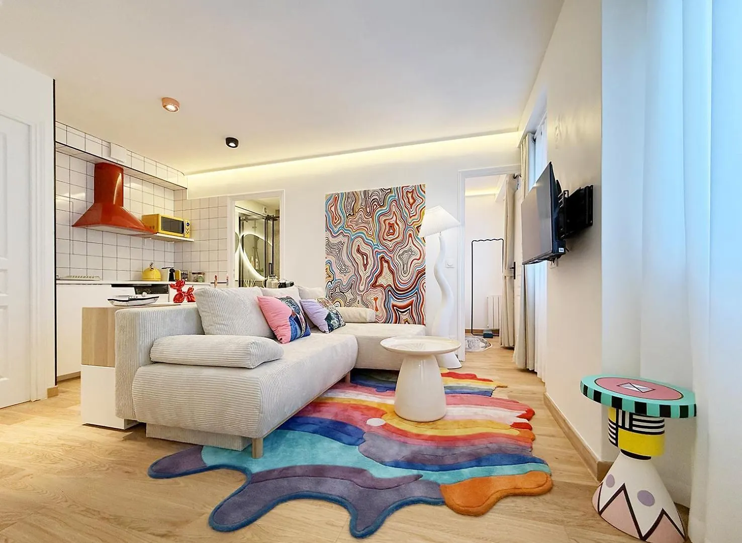 Pop Art & Vibrant Parisian Flat Apartment