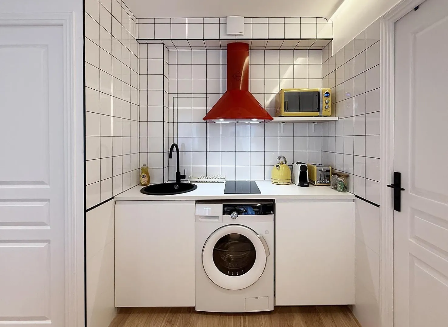 Pop Art & Vibrant Parisian Flat Apartment Paris